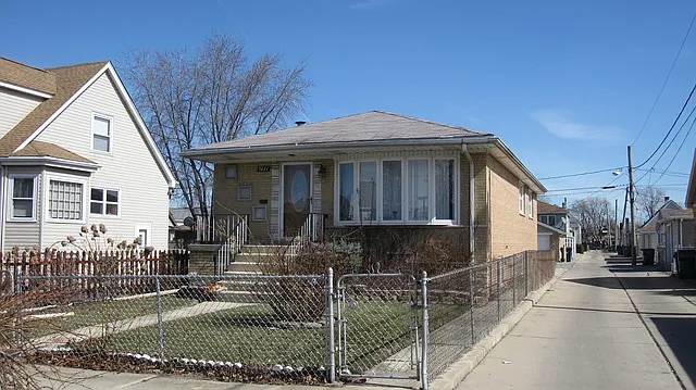 5031 S Lockwood Ave photo 1