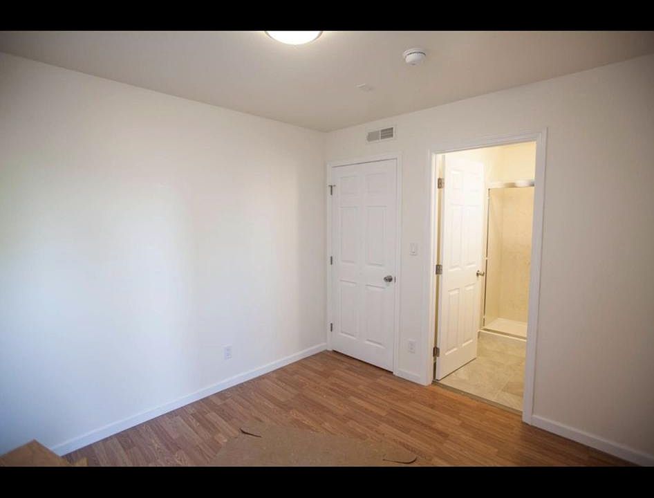 1st image of 476 Hazel Ave