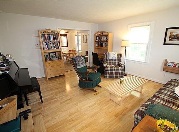 3rd image of 835 Foxpaw Dr