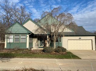 820 Hampton Ct, Sagamore Hills, OH 44067