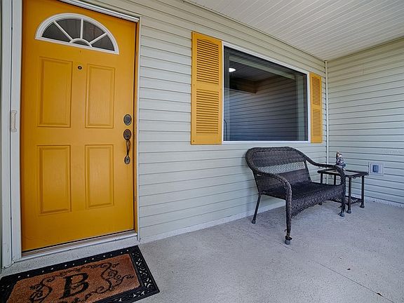 5th image of 1033 Meadowbend Dr