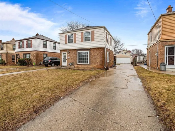 1742 East Eden PLACE, Saint Francis, WI 53235