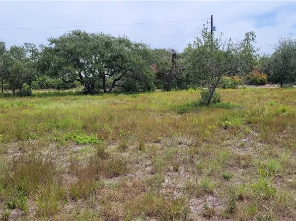 1036 S Hood St, Rockport, TX 78382