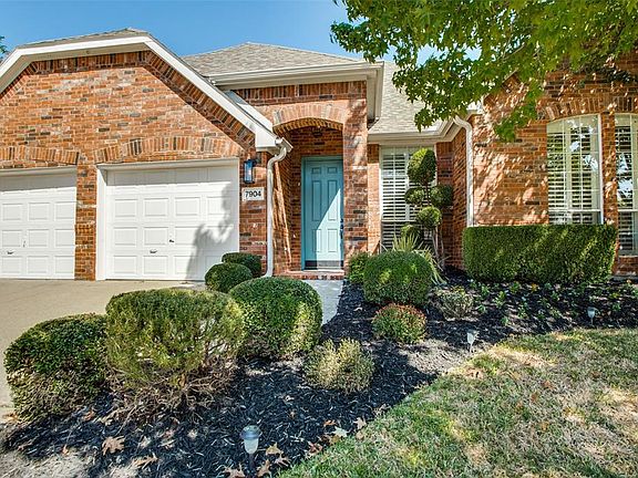 3rd image of 7904 Goldfinch Dr