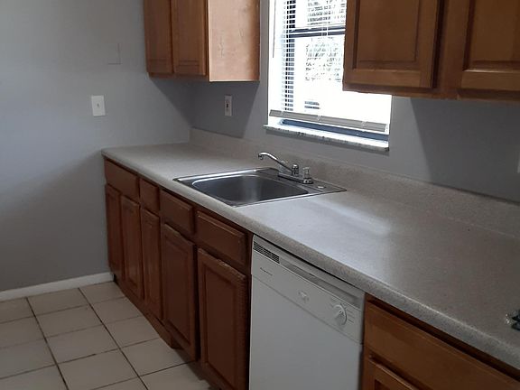 2nd image of 871 NW River Shores Blvd #871