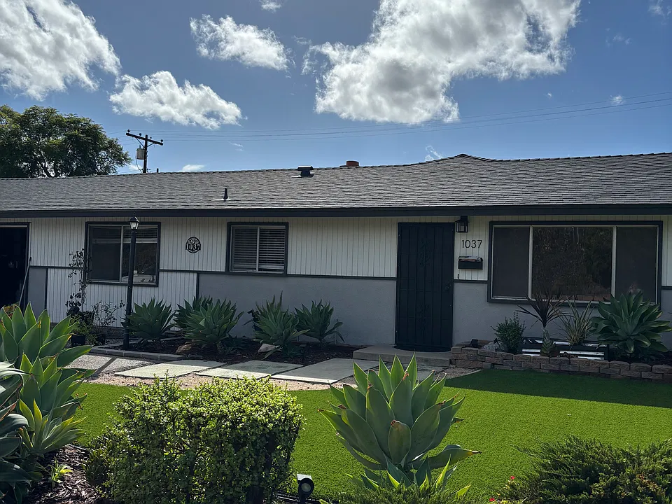 1037 Oleander Ave