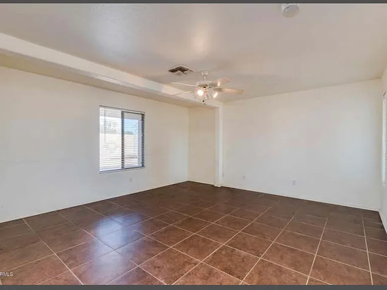 804 W Melrose Dr — Photo 2