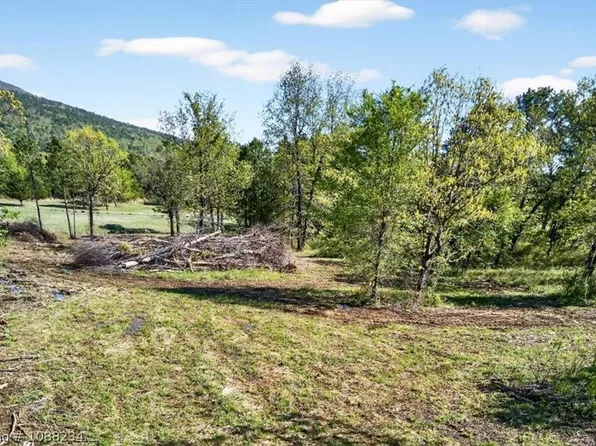 Hickory Creek Cir, Wister, OK 74966