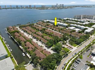 1030 Lake Shore Dr APT 101, Lake Park, FL 33403