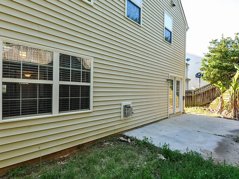 701 Champion St — Photo 17