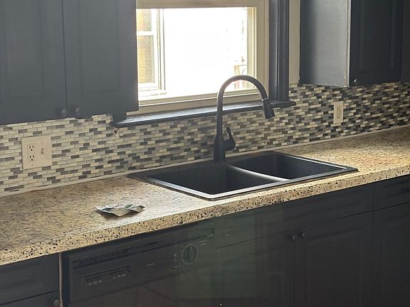 2nd image of 705 Broad St #1