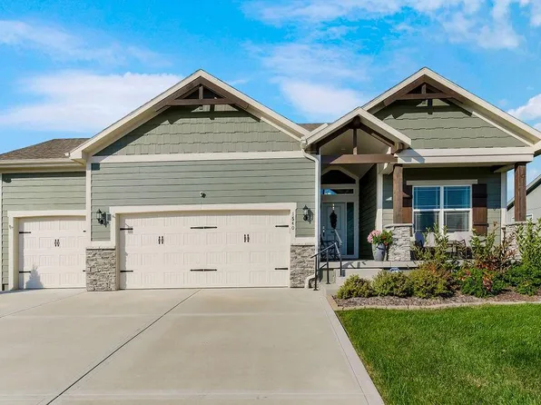 1540 SW Arbor Valley Dr, Lees Summit, MO 64082