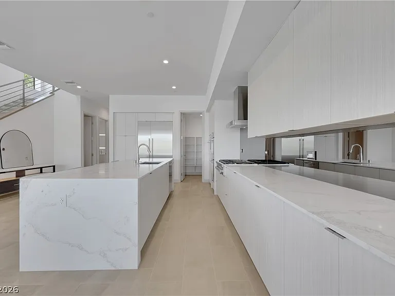 66 Lakefront Dr — Photo 17