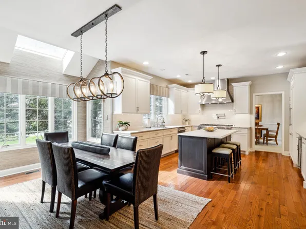 118 Bay Hill Dr, Blue Bell, PA 19422