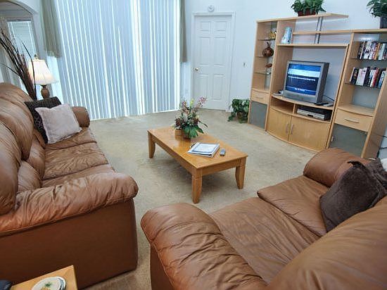 TM4P244-Living-Area-with-TV-Set