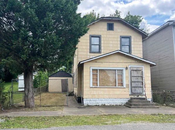 1049 5th Ave W, Huntington, WV 25704