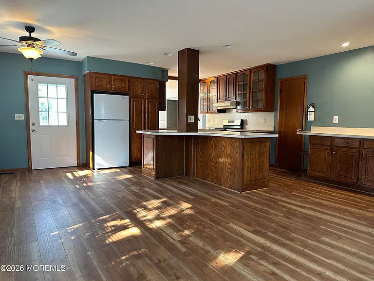 456 Hulse Ave — Photo 9