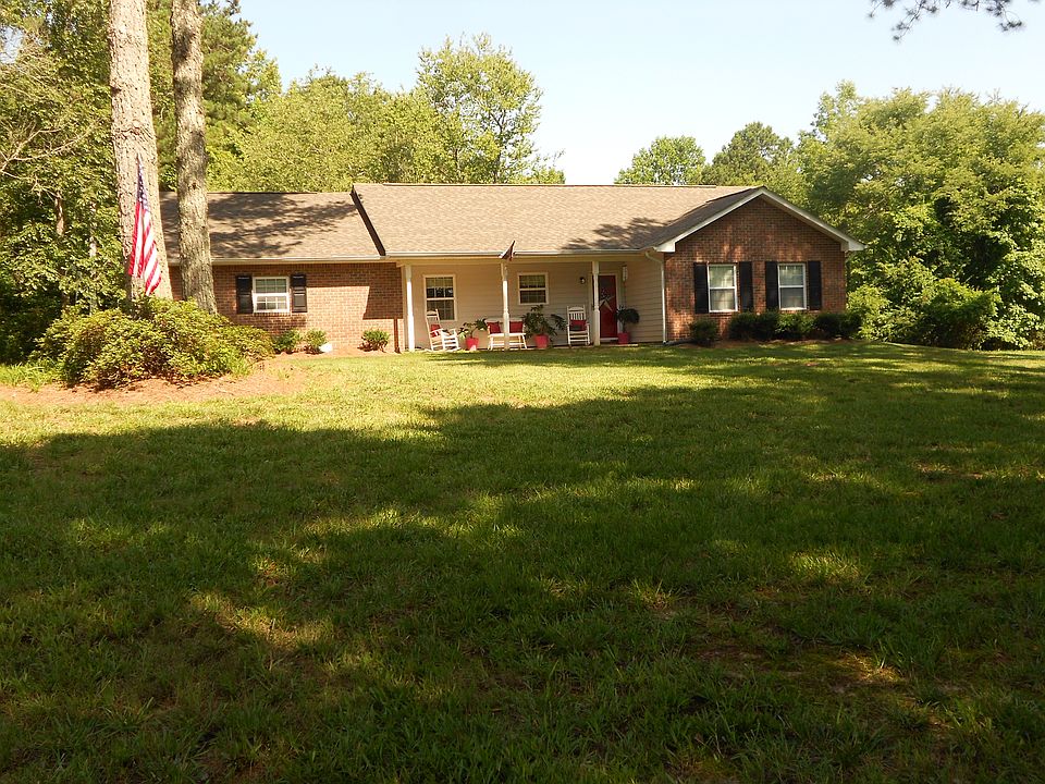 2nd image of 70 Goodlin Rd