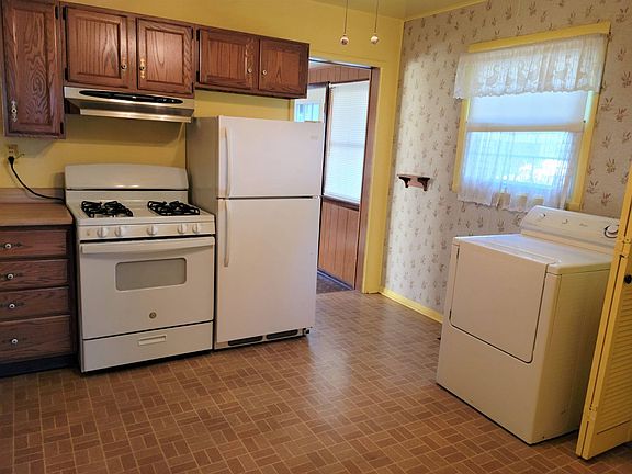 5th image of 1419 Hollycrest Cir