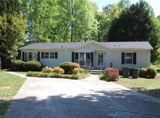 501 Cobblestone Ct, Greensboro, NC 27406