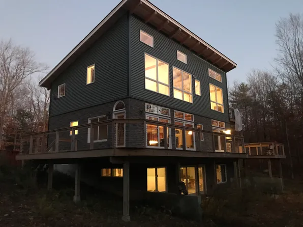 436 Hamilton Rd, Becket, MA 01223