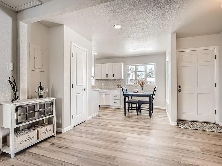 3074 S Robin Way — Photo 2