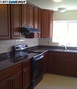 4th image of 33752 Dartmouth Ave
