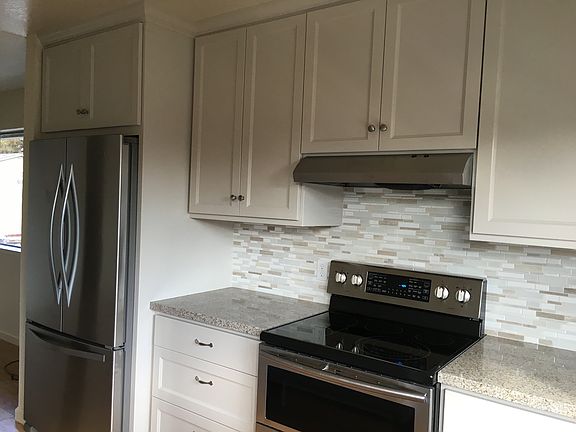 3rd image of 938 Summerside Dr Unit B
