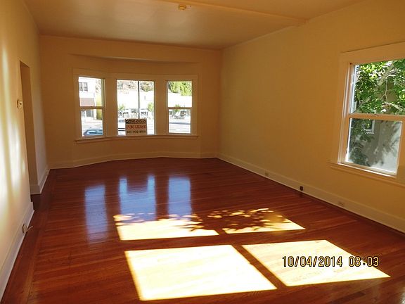 Front rm with Bay Window