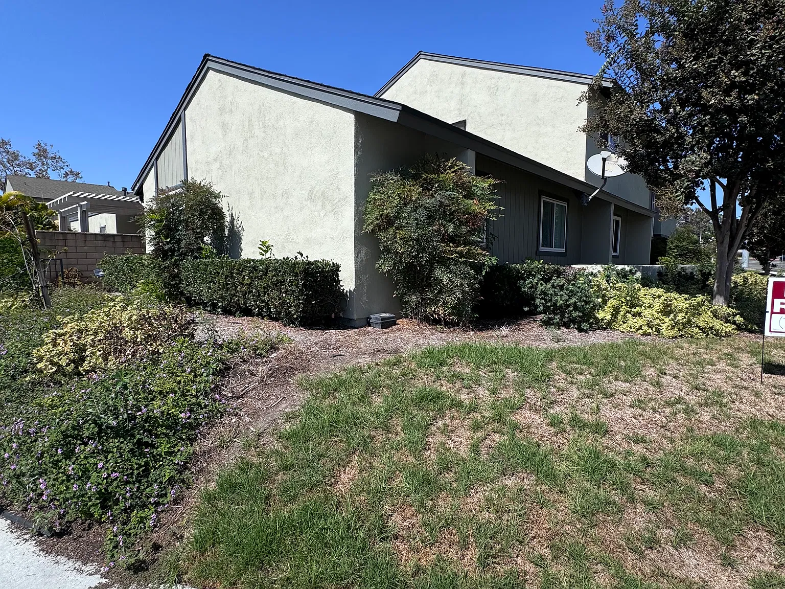 3 bed, 1200 sqft, $3,400 — Photo 3
