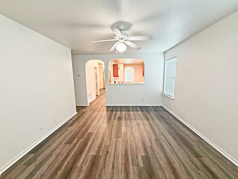 3949 Wensledale Dr — Photo 11