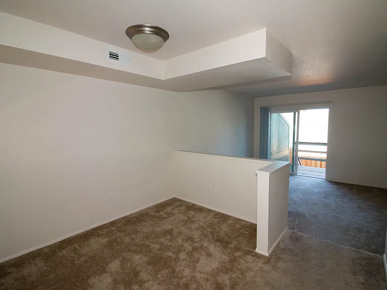 Columbia Crest Townhomes — Photo 13