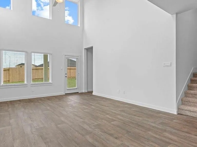 8051 Marchese Dr — Photo 31