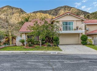 13976 Saddle Ridge Rd, Sylmar, CA 91342