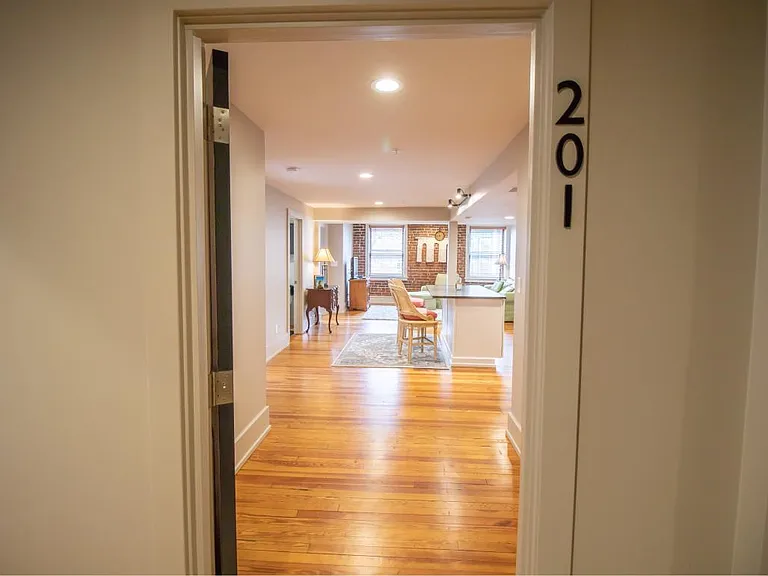 1741 Frankfort Ave #201 — Photo 11