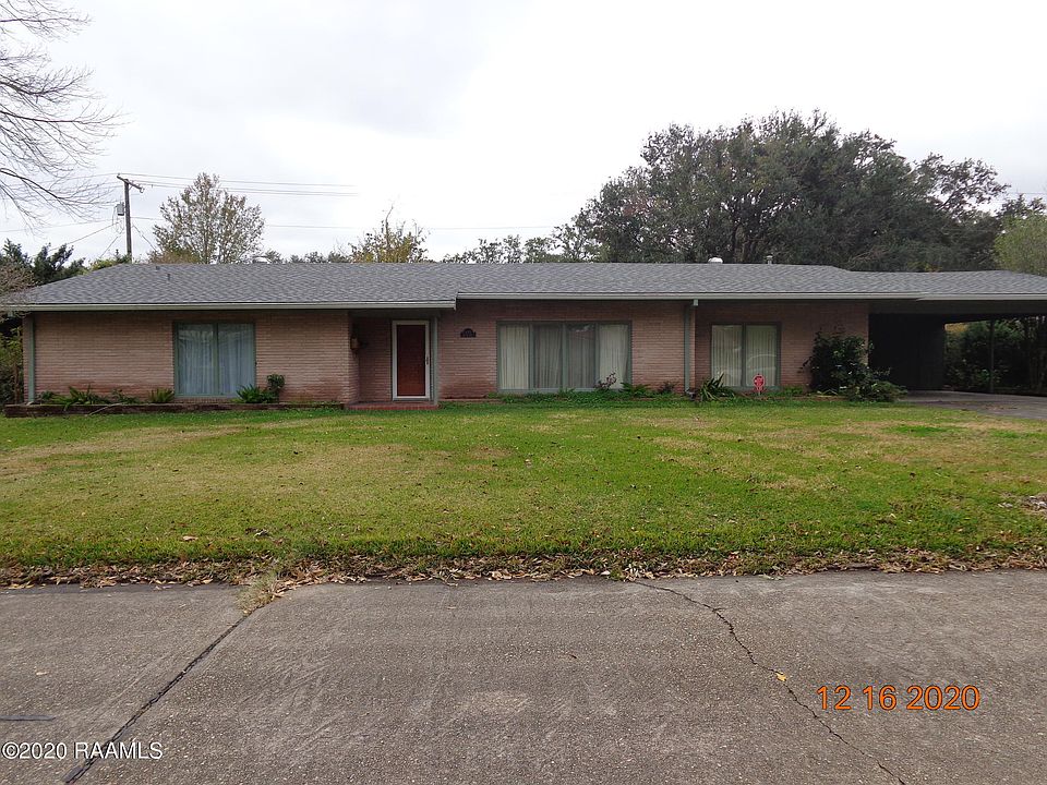 1st image of 135 Hilltop Cir