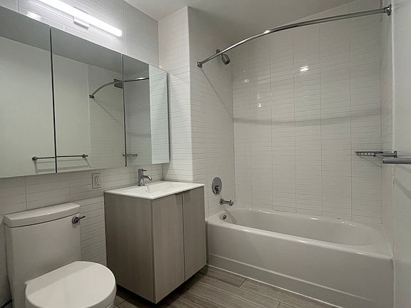 5th image of 2922 Northern Blvd APT 2710