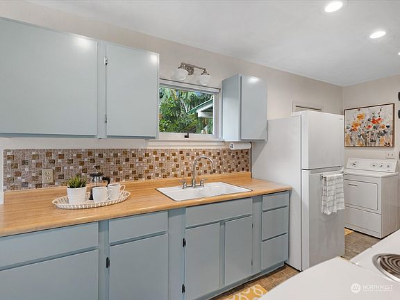 5th image of 1573 NE 177th Street
