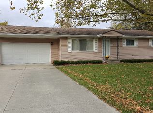 2967 Continental Dr, Bay City, MI 48706