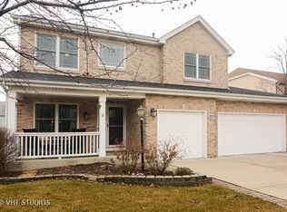 1257 N Springwood Dr, Palatine, IL 60074