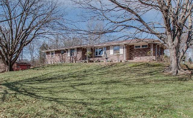 2nd image of 2438 Chapman Dr