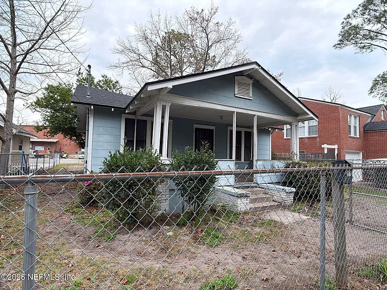 511 Ivy St — Photo 1