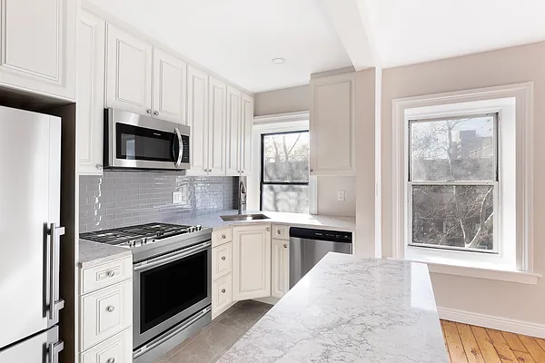 Rented by Engel and Völkers Brownstone Brooklyn | media 30