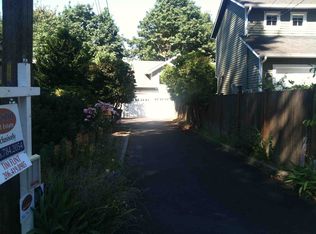 1724 NE Brockman Pl, Seattle, WA 98125