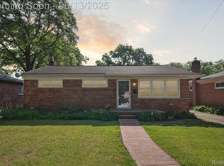 27860 Palmer Blvd, Madison Heights, MI