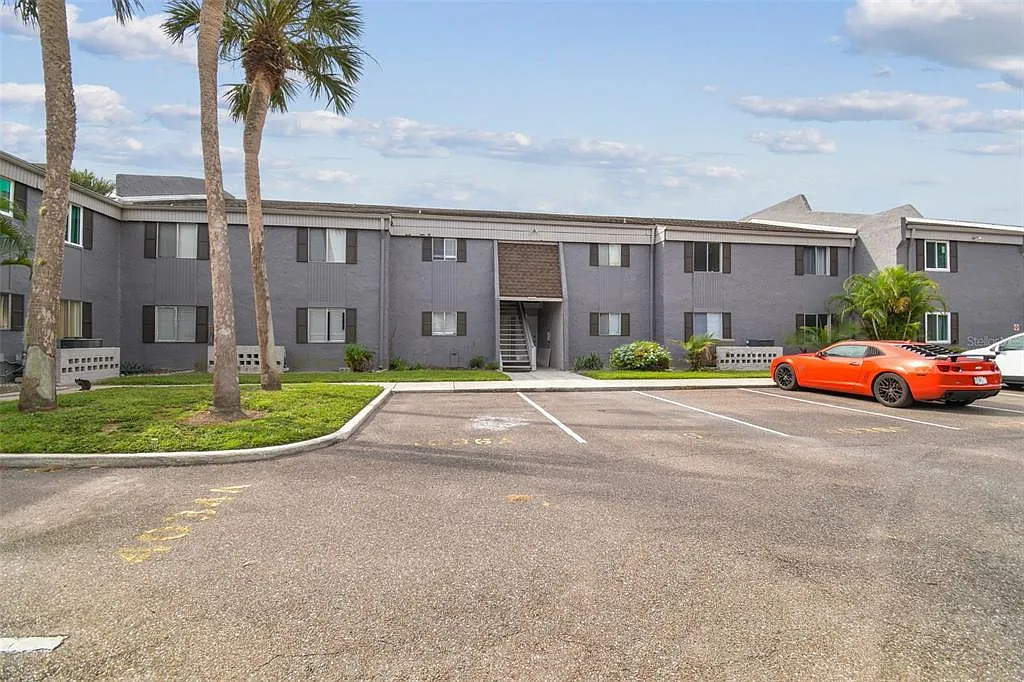 3 bed, 2.0 bath, 1437 sqft, $2,150 — Photo 1