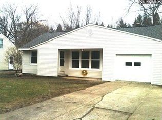 7395 Crossfield Rd, Mentor, OH 44060