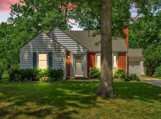 2015 SW Bowman Ct, Topeka, KS 66604