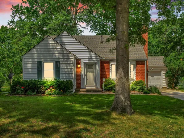 2015 SW Bowman Ct, Topeka, KS 66604