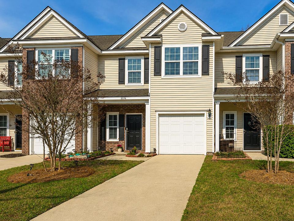 1st image of 1076 Bennington Dr